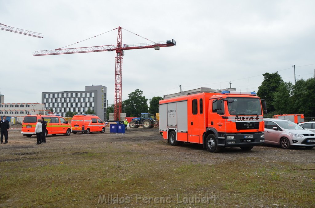 Erster Spatenstich Neues Feuerwehrzentrum Koeln Kalk Gummersbacherstr P168.JPG - Miklos Laubert